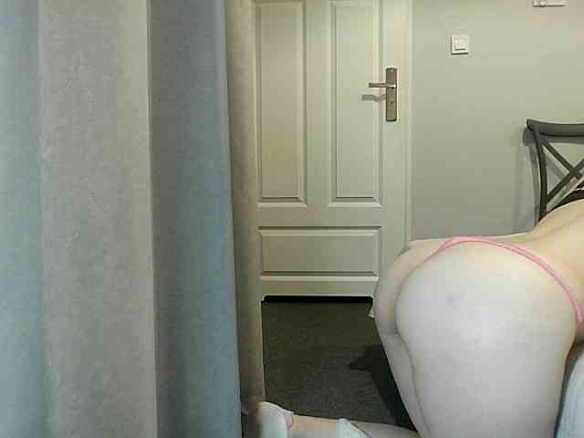 JanetJay webcam