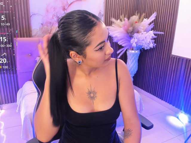 le modèle Moonshine-tay est en webcam porno dans un show sur le site bongacams, il possède les tags suivants: Latino/Hispanic,Brunette,Trimmed