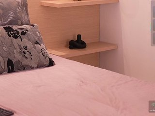 IvyEllis Porn Show
