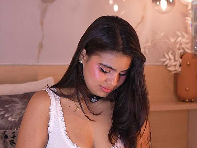IvyEllis live cam on BongaCams