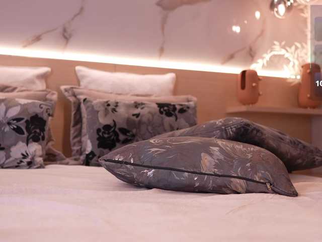 IvyEllis live webcam show