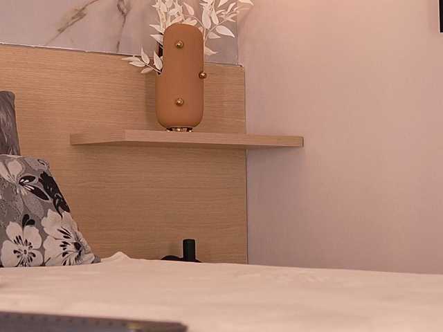 IvyEllis live cam preview