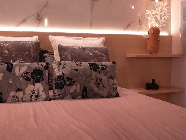 IvyEllis — live female cam