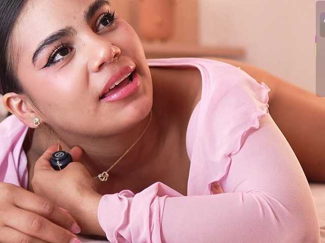IvyEllis live cam on BongaCams