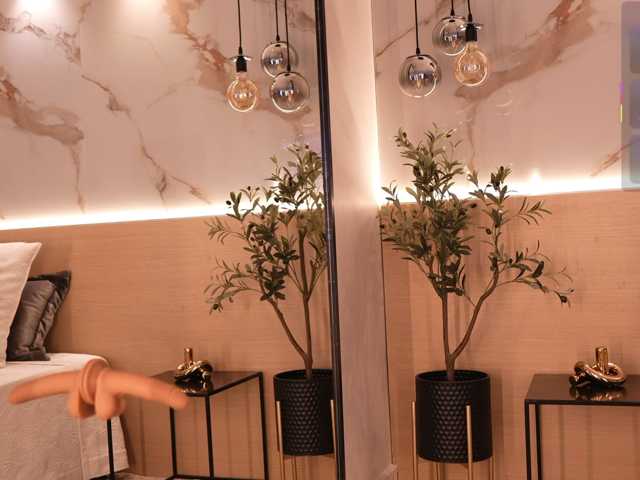 IvyEllis live cam on BongaCams