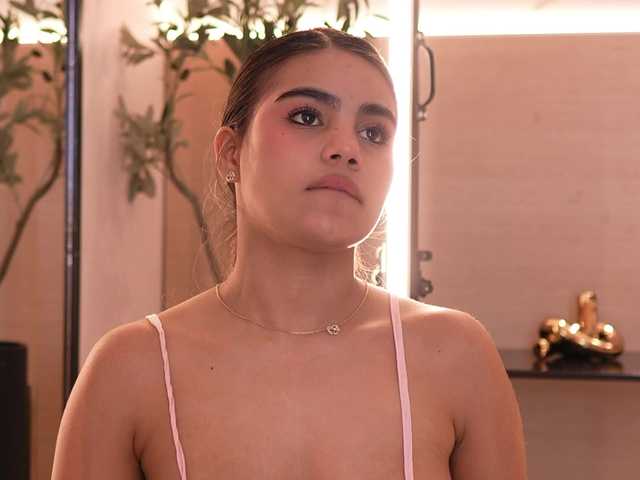 IvyEllis live cam on BongaCams
