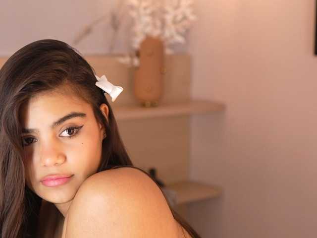 IvyEllis live cam preview