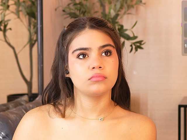 IvyEllis live cam preview