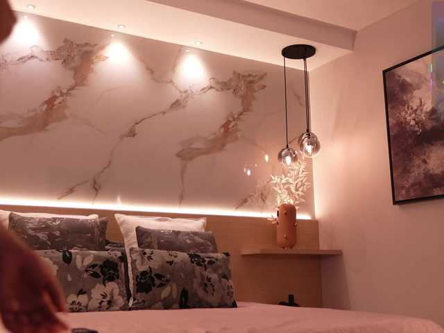 IvyEllis — live female cam