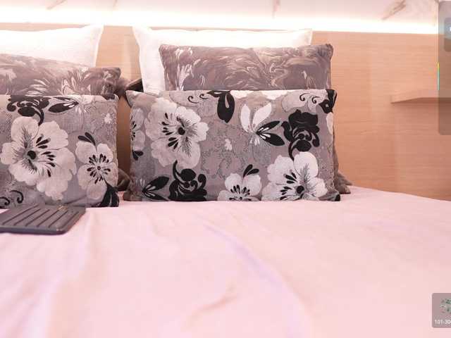 IvyEllis live cam preview