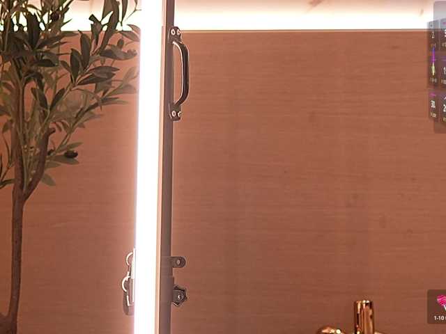 IvyEllis live cam preview