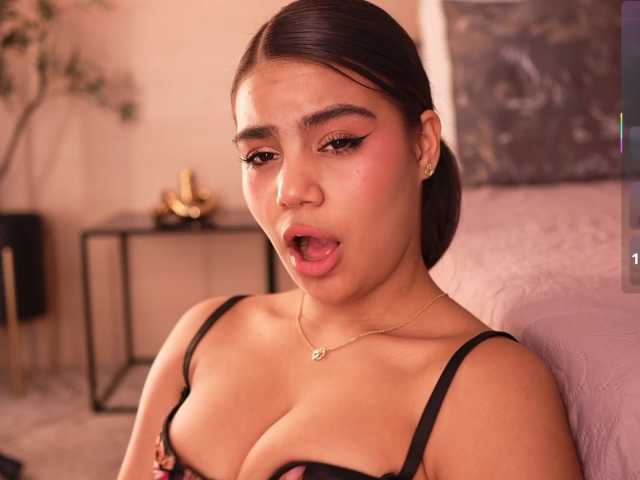IvyEllis live cam preview