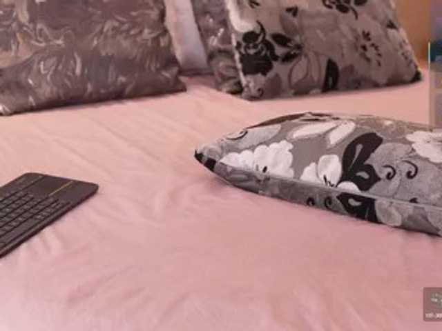 IvyEllis live cam on BongaCams