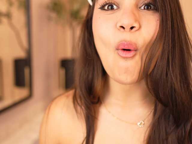 IvyEllis live cam preview