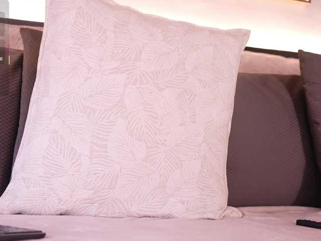 IvyEllis's BongaCams show and profile