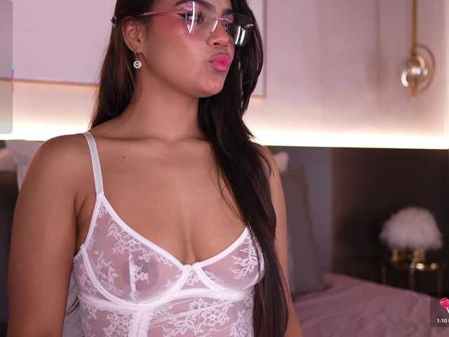 le modèle IvyEllis est en webcam porno dans un show sur le site bongacams, il possède les tags suivants: Latino/Hispanic,Brunette,Shaved