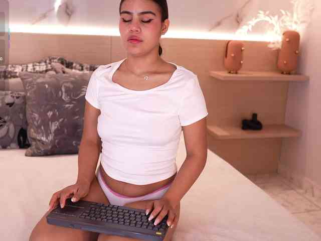 IvyEllis webcam