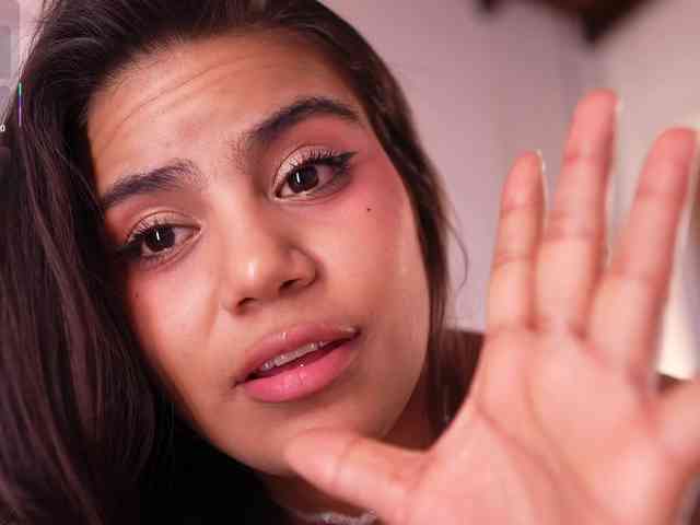 IvyEllis webcam