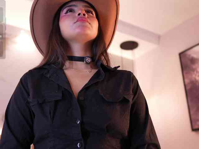 Model: IvyEllis