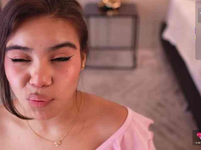 IvyEllis webcam
