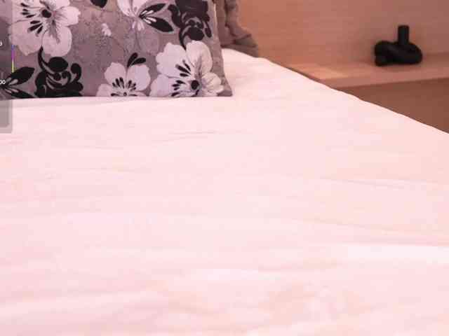 IvyEllis webcam