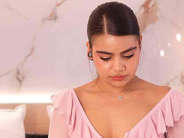 IvyEllis webcam