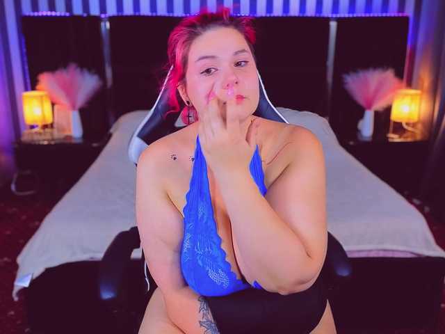 BettyDark live webcam show