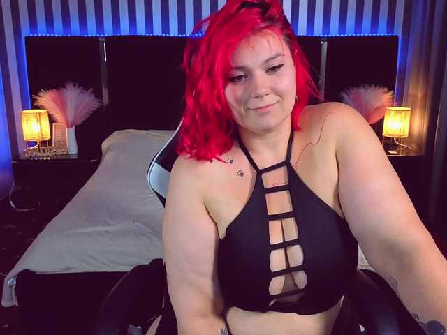 BettyDark live webcam show
