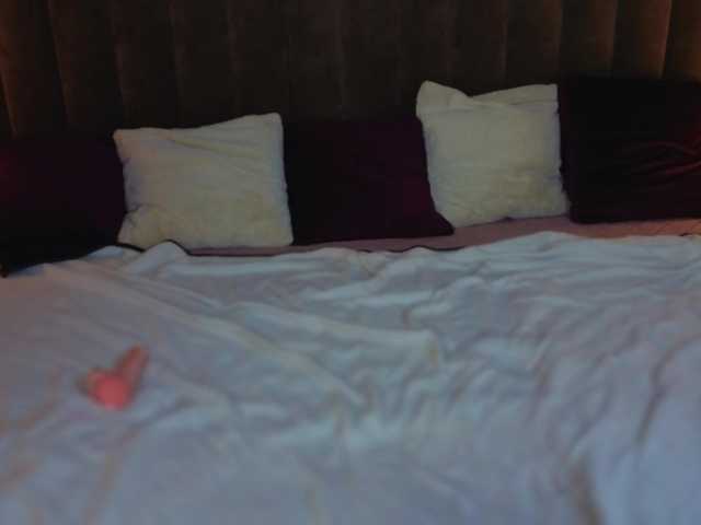 BettyDark's BongaCams show and profile