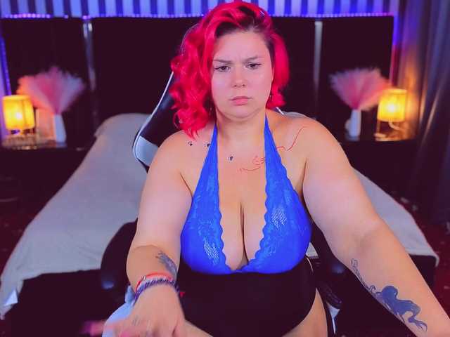 BettyDark live webcam show