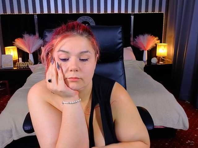 BettyDark live cam preview