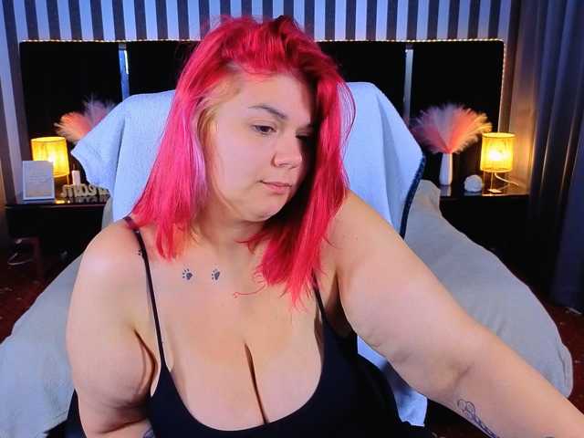 BettyDark live cam preview