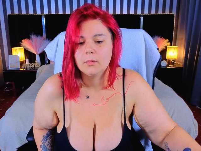 BettyDark live cam preview