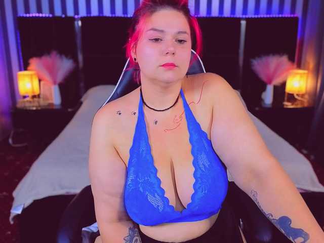 BettyDark live webcam show