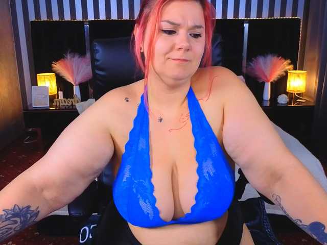 BettyDark, en vivo ahora en BongaCams