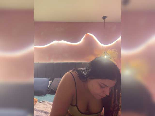 Sarah2Colliins live webcam show