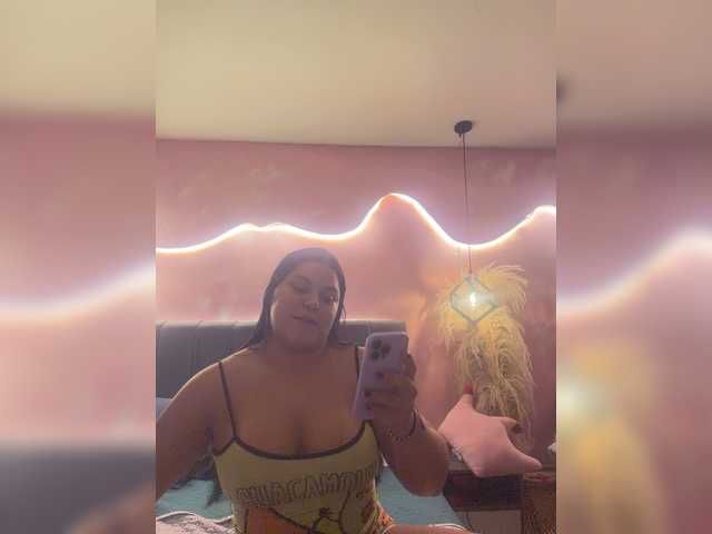 Sarah2Colliins live webcam show