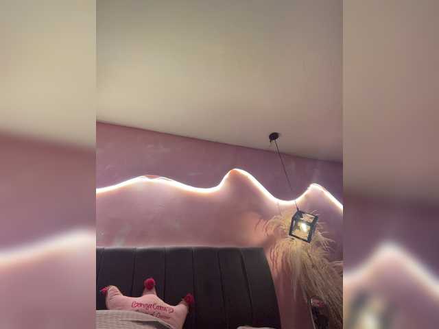 Sarah2Colliins live cam on BongaCams