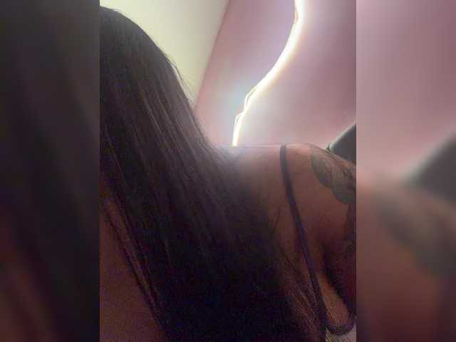 Sex chat gratuit in direct cu Sarah2Colliins pe BongaCams