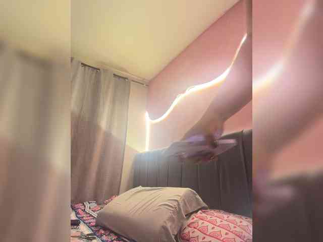 Sarah2Colliins webcam