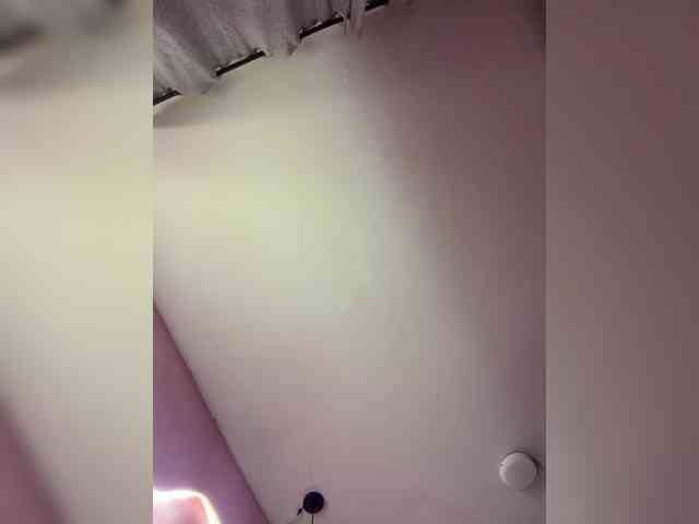 Sarah2Colliins webcam