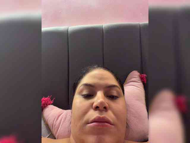 Sarah2Colliins webcam