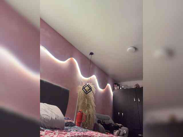 Sarah2Colliins webcam