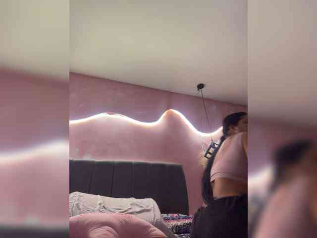 Sarah2Colliins webcam