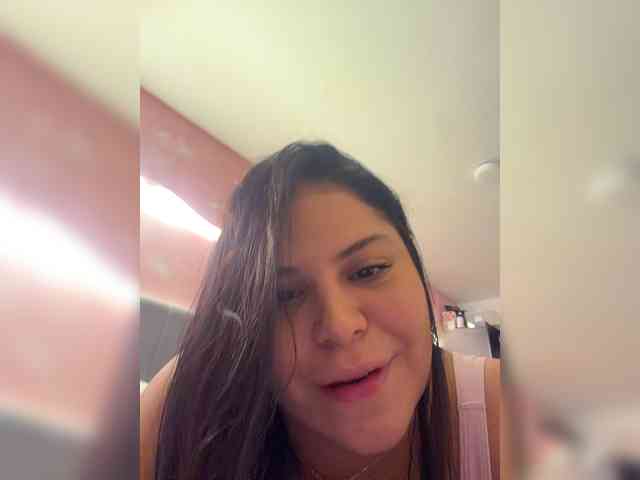 Sarah2Colliins webcam