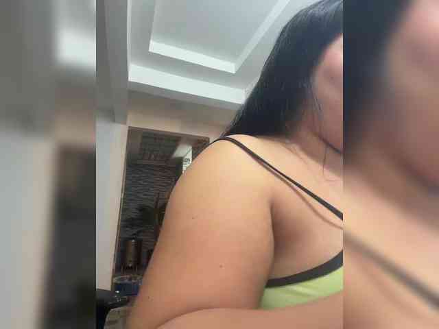Sarah2Colliins webcam
