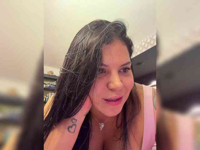 Sarah2Colliins webcam