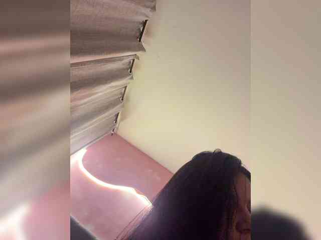 Sarah2Colliins webcam