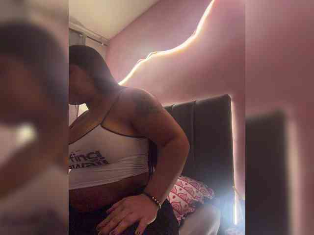 Sarah2Colliins webcam