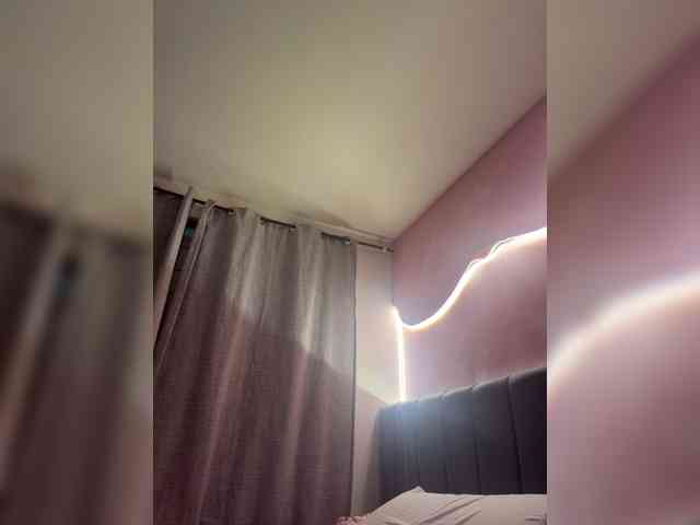 Sarah2Colliins webcam
